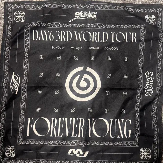 [BUNJANG] DAY6 Forever Young Concert Bandana &amp; Slogan Bundle Set / DAY6 포에버영 콘서트 굿즈