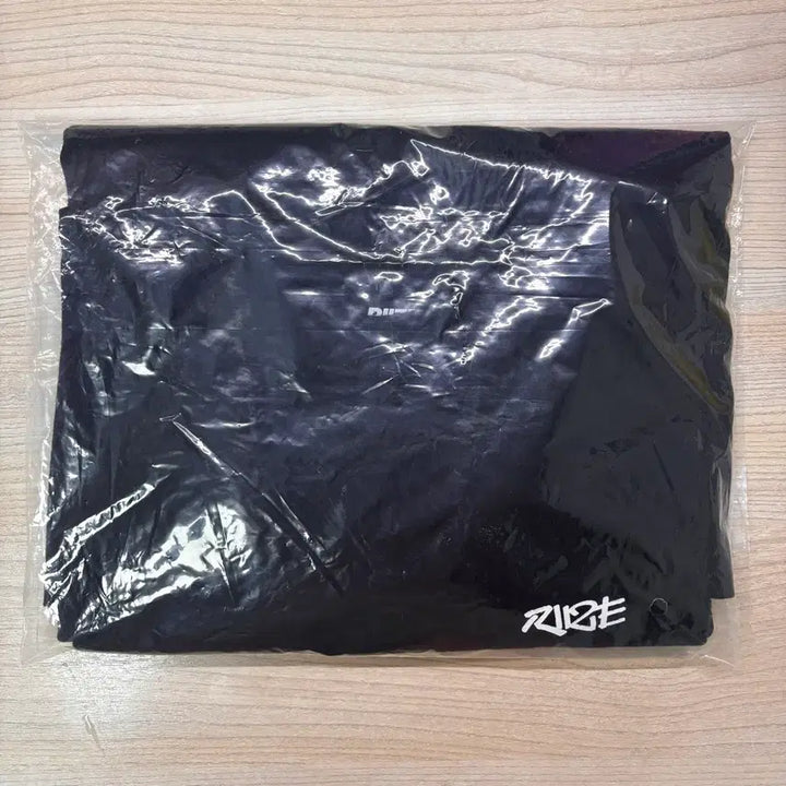 [BUNJANG] RIIZE Valentine MD Long Sleeve Black / 라이즈 발렌타인 md 롱슬리브 블랙