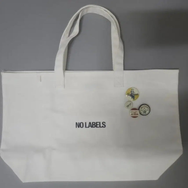 [BUNJANG] TXT Yeonjun Canvas Bag + Pin Badge Set A / 연준 파트2 아이스크림 팝업 캔버스백 + 핀뱃지A 세트