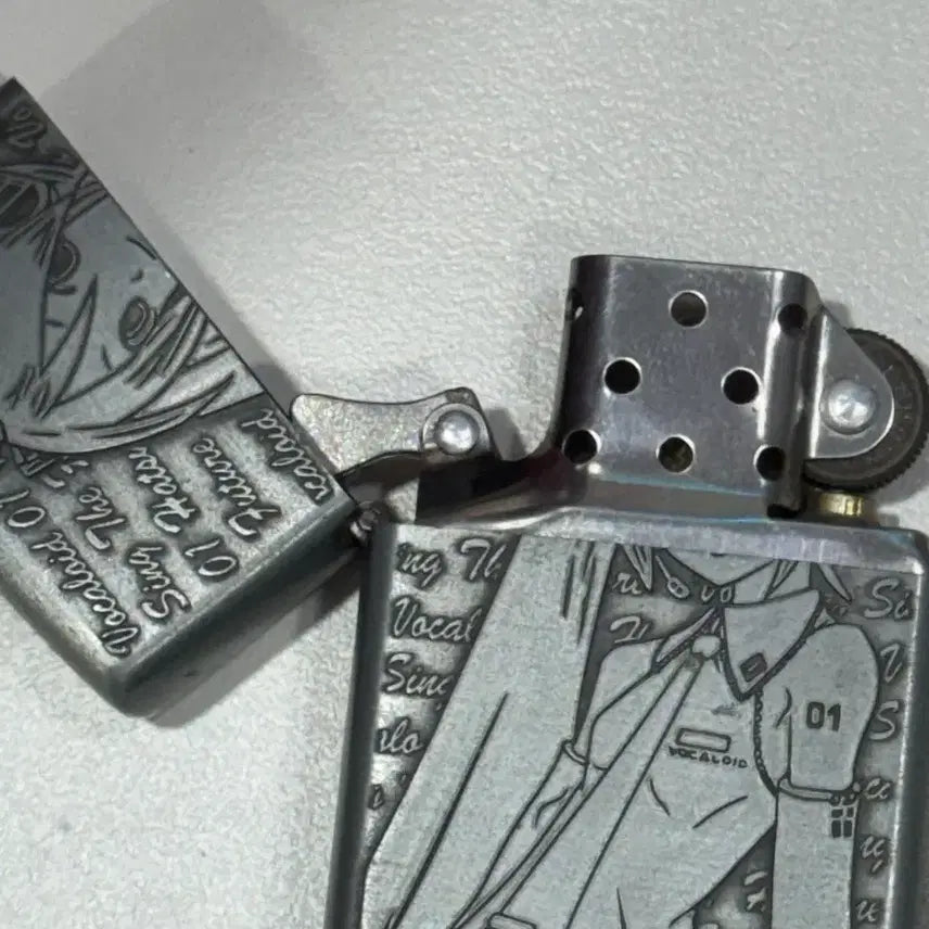 [BUNJANG] Vocaloid 01 Hatsune Miku Zippo Lighter / 보컬로이드 01 하츠네 미쿠 지포라이터