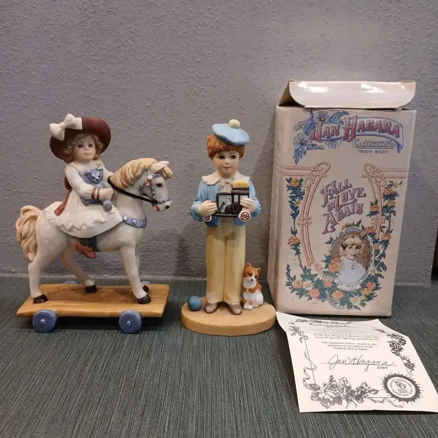 [BUNJANG] Jan Hagara Figurines Set (Boy &amp; Girl) / 잔헤가라 피겨린2개세트