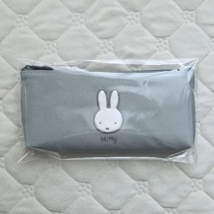 [BUNJANG] Miffy Slim Pouch (Gray) / [정품] 미피 슬림 파우치 (그레이)