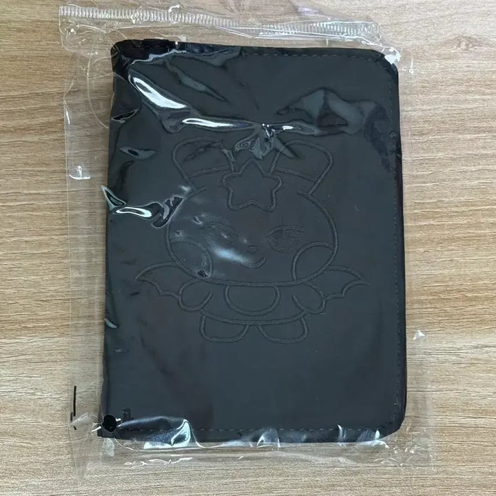 [BUNJANG] ATEEZ Seonghwa MYTIZ Passport Case / 에이티즈 성화 마이티즈 떵요 여권 케이스