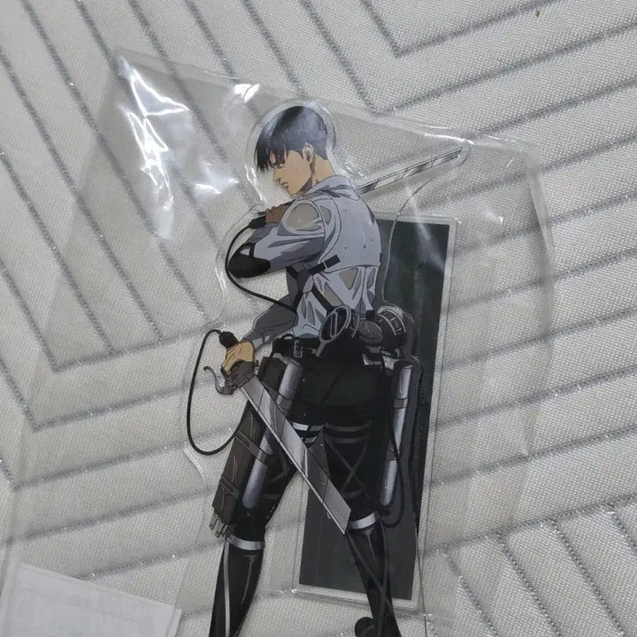 [BUNJANG] Attack on Titan Levi Ackerman Acrylic Standee (Official, Sealed) / [미개봉]진격의 거인 리바이 아크릴 정품