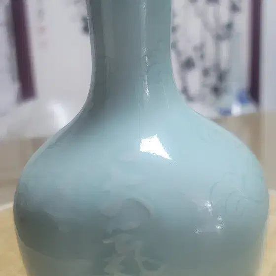 [BUNJANG] Clear Celadon Oval Vase with Floral Pattern / 투명 꽃무늬 청자 꽃병 타원형