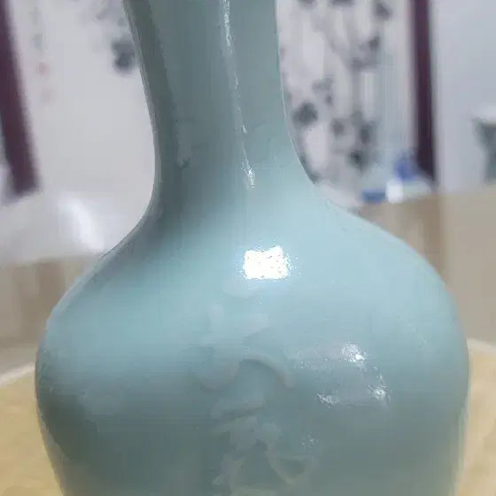 [BUNJANG] Clear Celadon Oval Vase with Floral Pattern / 투명 꽃무늬 청자 꽃병 타원형