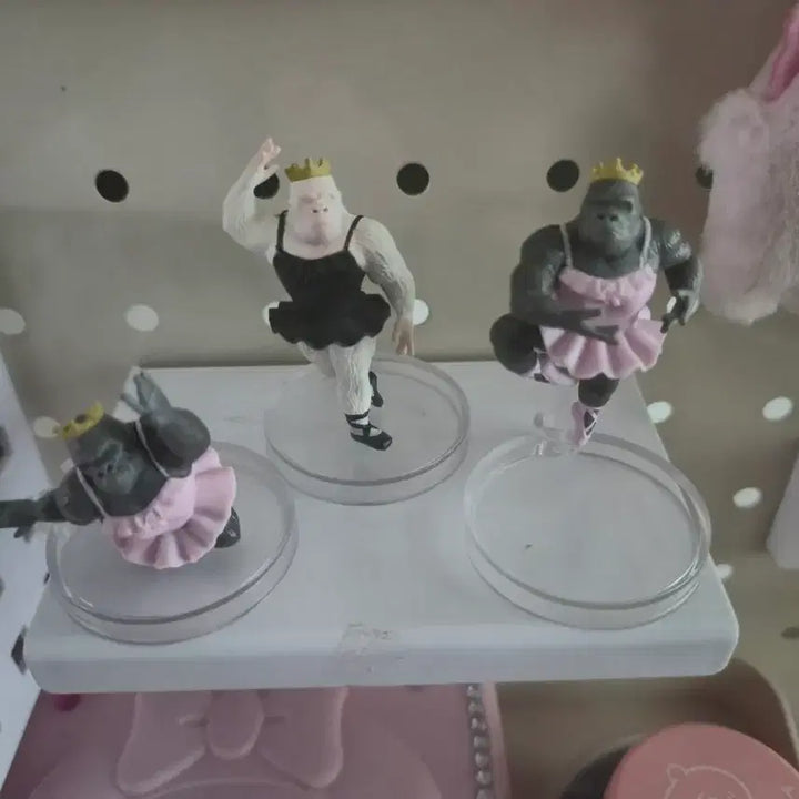 [BUNJANG] Gorilla Ballerina Figure Set (3 Types, Sealed) / 고릴라 발레리나 피규어 3종 세트(미개봉 새상품입니다)