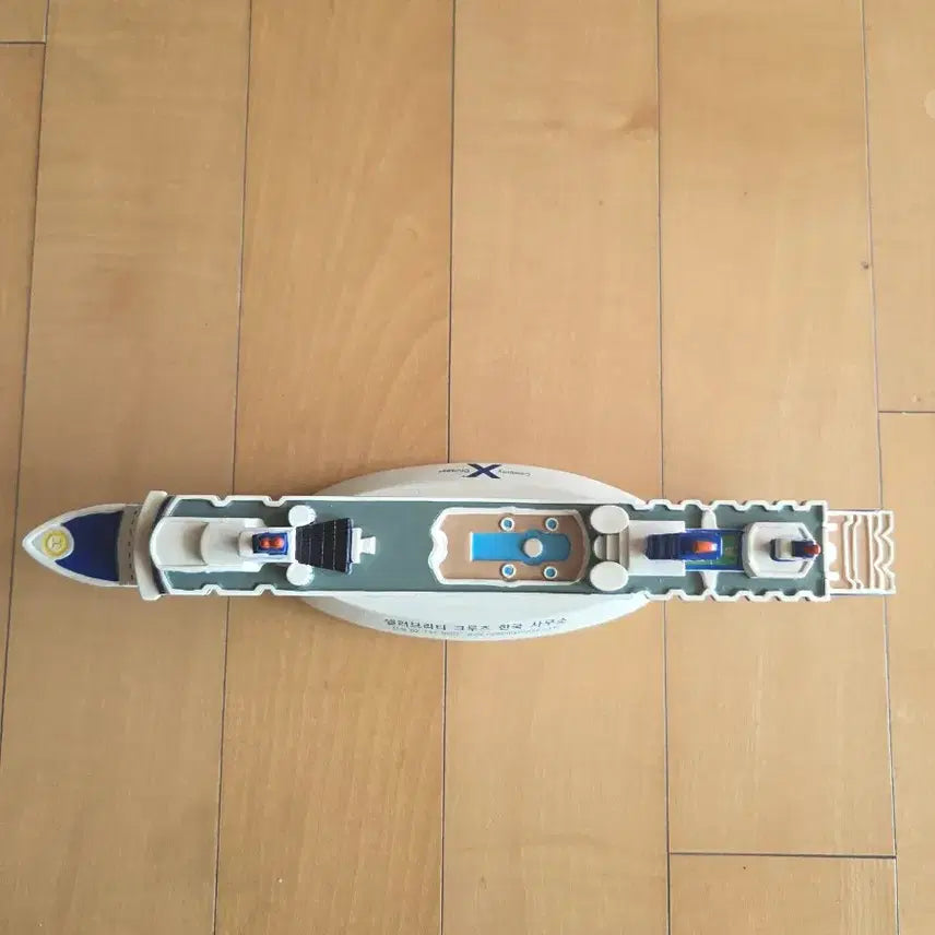 [BUNJANG] Celebrity Cruises Millennium Cruise Ship Model / 셀러브리티 크루즈 밀레니엄 모형