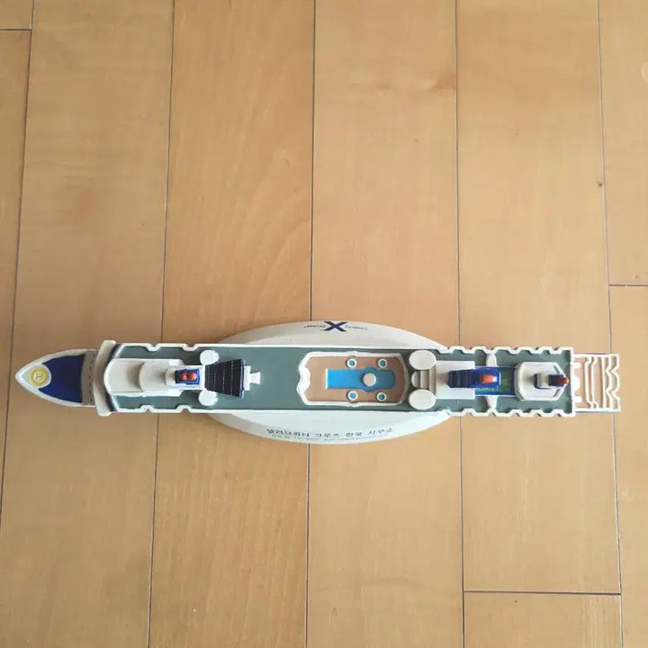 [BUNJANG] Celebrity Cruises Millennium Cruise Ship Model / 셀러브리티 크루즈 밀레니엄 모형