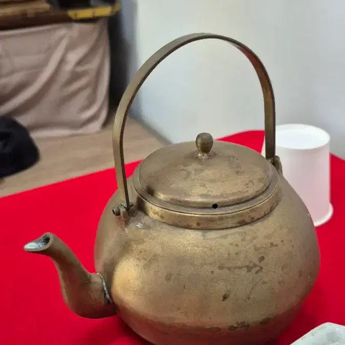 [BUNJANG] Celadon Teapot and Hexagonal White Porcelain Inkstone Set / 연대좋은 주전자 , 육각 백자연적