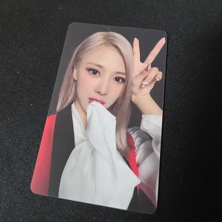 [BUNJANG] Dreamcatcher YooHyeon Photocard / 드림캐쳐 유아유 유현 포토카드