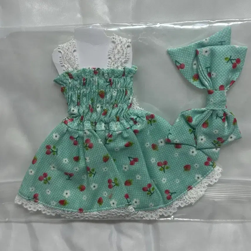 [BUNJANG] USD Ball Jointed Doll Outfit with Cherry Pattern and Hairpin Set / 구체관절인형 usd 의상