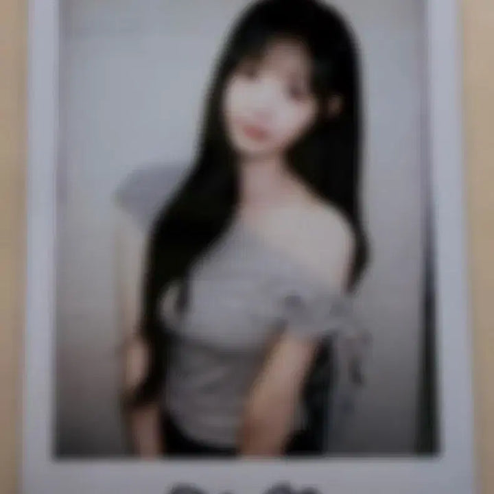 [BUNJANG] tripleS Kim Chaewon Signed Polaroid / tripleS 트리플에스 260820 김채원 싸인 폴라로이드