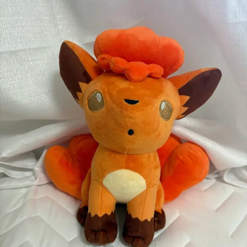 [BUNJANG] Pokemon Vulpix 25cm Plush Doll (Official) / 정품 포켓몬 식스테일 25cm 인형