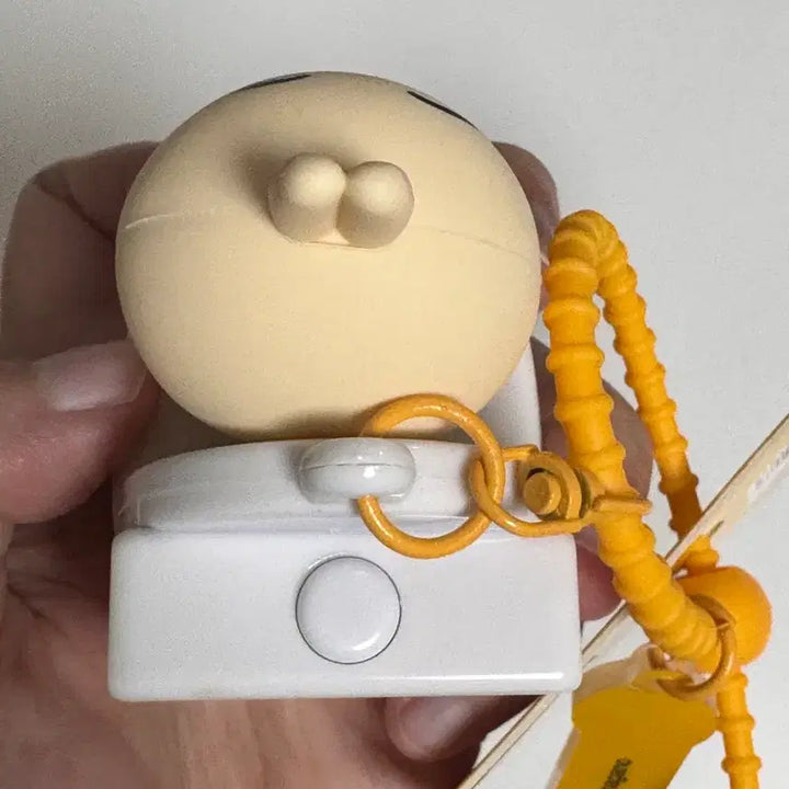 [BUNJANG] Chiikawa Usagi Toilet Keychain Figure / 치이카와 우사기 변기 키링 피규어
