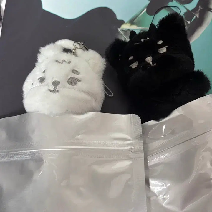 [BUNJANG] Young K Secret Keyring Doll Bundle Set (Angel K, Devil K) / 영케이 시크릿 키링 인형 일괄양도(쁘케 천사 악마)