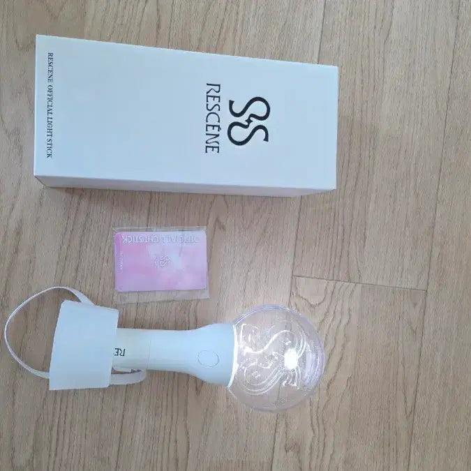 [BUNJANG] LITMUS Official Lightstick with POB Photocard / 리센느 공식 응원봉 팝니다. 특전 포카 포함