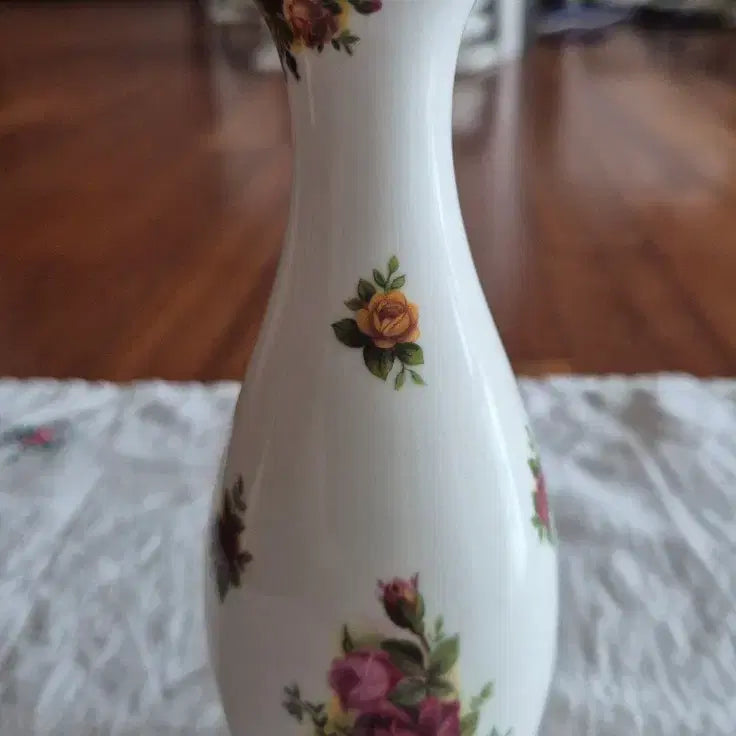 [BUNJANG] Royal Albert 100th Anniversary Rose Vintage Vase / 로얄알버트 100주년 로즈 빈티지 화병