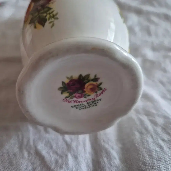[BUNJANG] Royal Albert 100th Anniversary Rose Vintage Vase / 로얄알버트 100주년 로즈 빈티지 화병