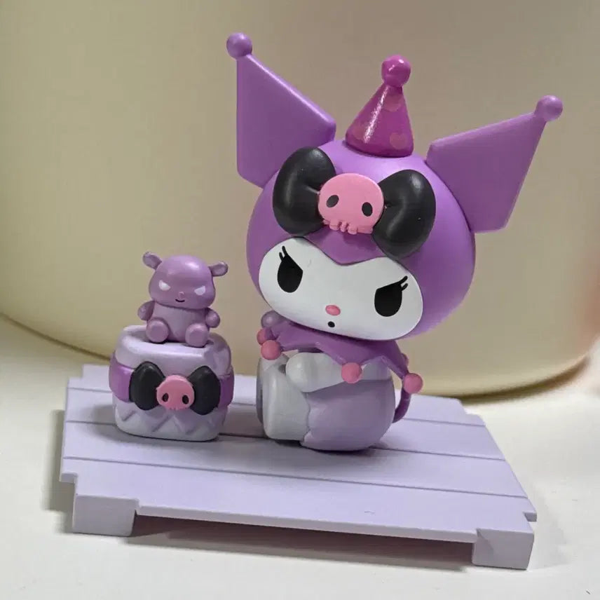 [BUNJANG] Sanrio Kuromi Birthday Figure / 산리오 쿠로미 생일 피규어