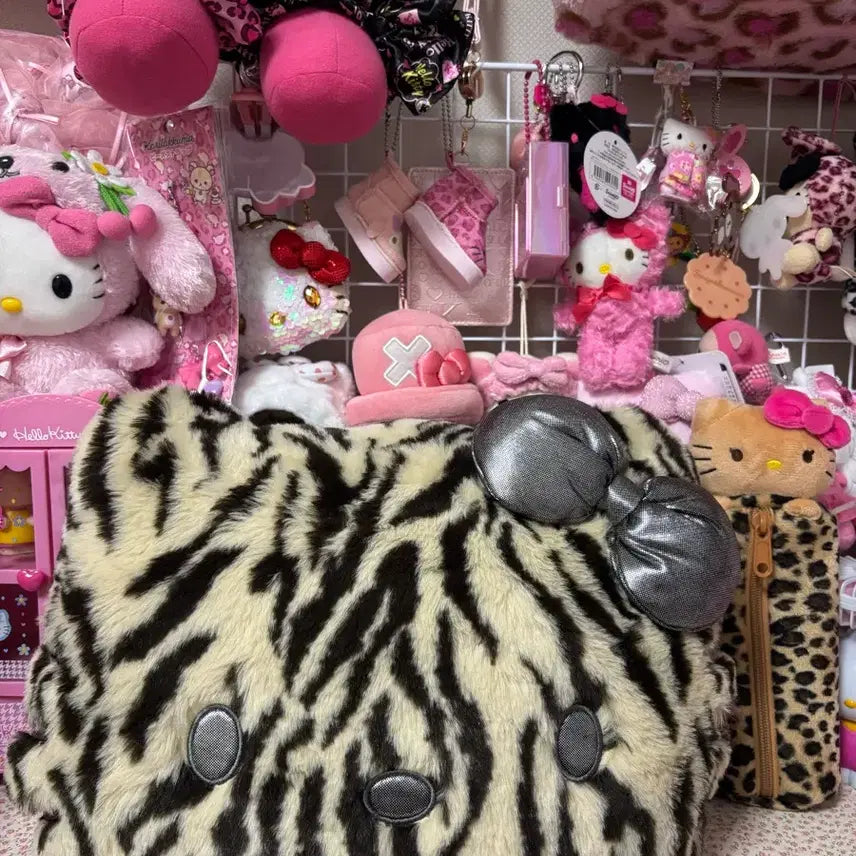 [BUNJANG] Rare Vintage Hello Kitty Cushion / 레어 키티쿠션