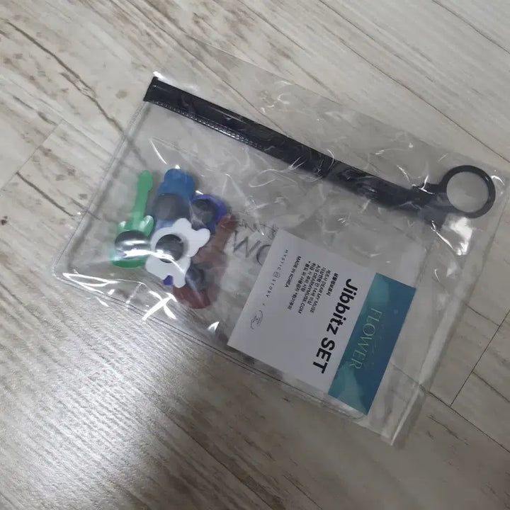[BUNJANG] LUCY Concert MD Jibbitz Set (Sealed) / 루시 콘서트MD 지비츠 세트 미개봉