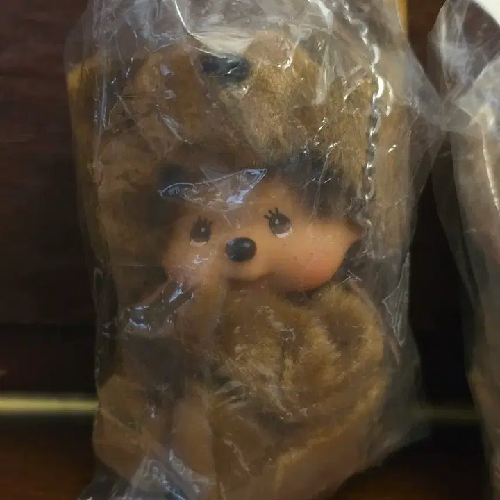 [BUNJANG] Sekiguchi Monchhichi Glove Holder Keychain - Bear Brown Lace / 미개봉 세키구치 몬치치 글로브 장갑 홀더 베어 브라운 레이스 키링 새제품