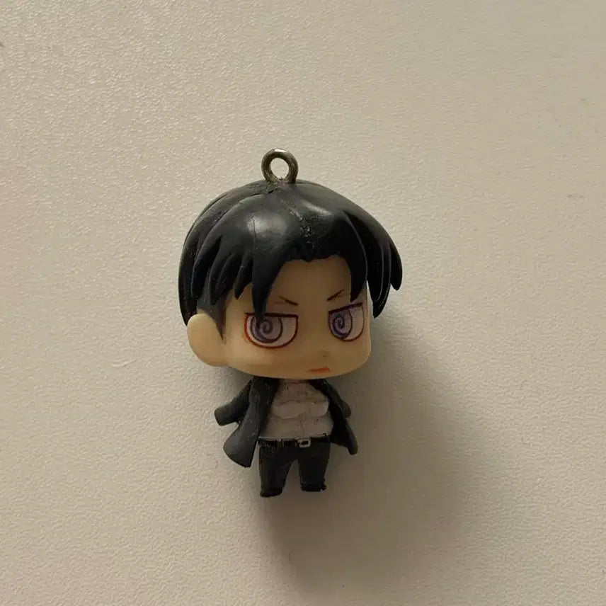 [BUNJANG] Attack on Titan Levi Keychain / 진격의거인 진격거 리바이 키링