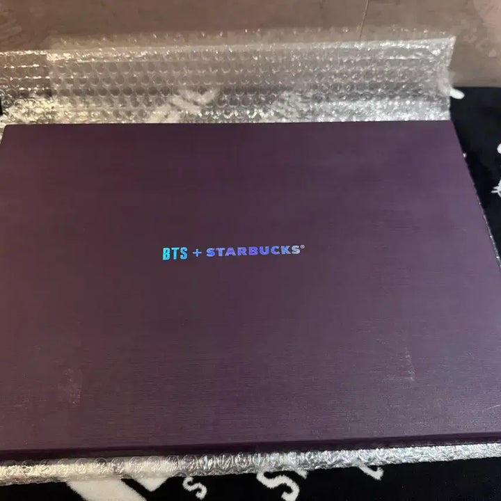 [BUNJANG] BTS Starbucks Collaboration Pouch L Size (New) / 방탄소년단 스타벅스 파우치 L사이즈(새제품)