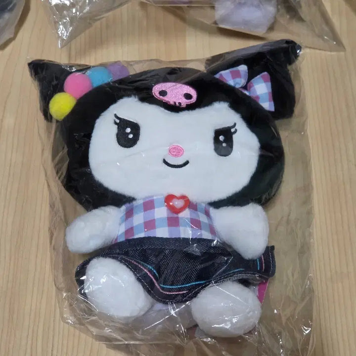 [BUNJANG] Kuromi Gingham Check Denim Plush Doll / 쿠로미 깅엄체크데님 누이 인형