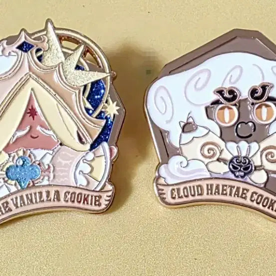 [BUNJANG] Cookie Run Pure Vanilla Cookie &amp; Cloud Hatete Cookie Pin Badge Bundle Set / 쿠키런 핀뱃지 퓨바 해태 일괄 콜렉터블 메탈 퓨어바닐라 쿠키