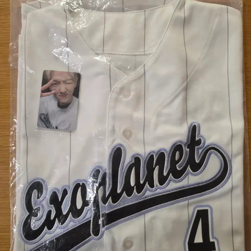 [BUNJANG] Baekhyun Sealed Baseball Uniform VER 2 Photocard Set / 백현 미개봉 야구  유니폼 VER 2 포카 포함