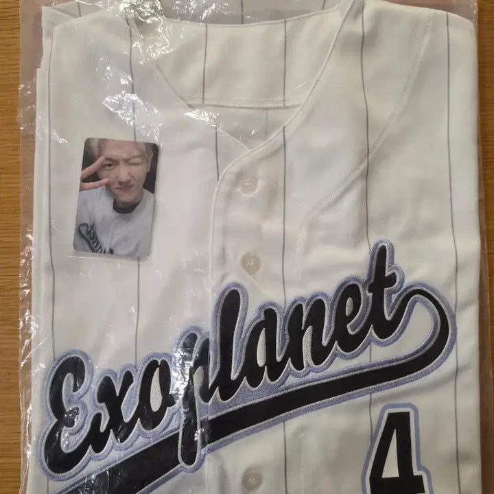 [BUNJANG] Baekhyun Sealed Baseball Uniform VER 2 Photocard Set / 백현 미개봉 야구  유니폼 VER 2 포카 포함
