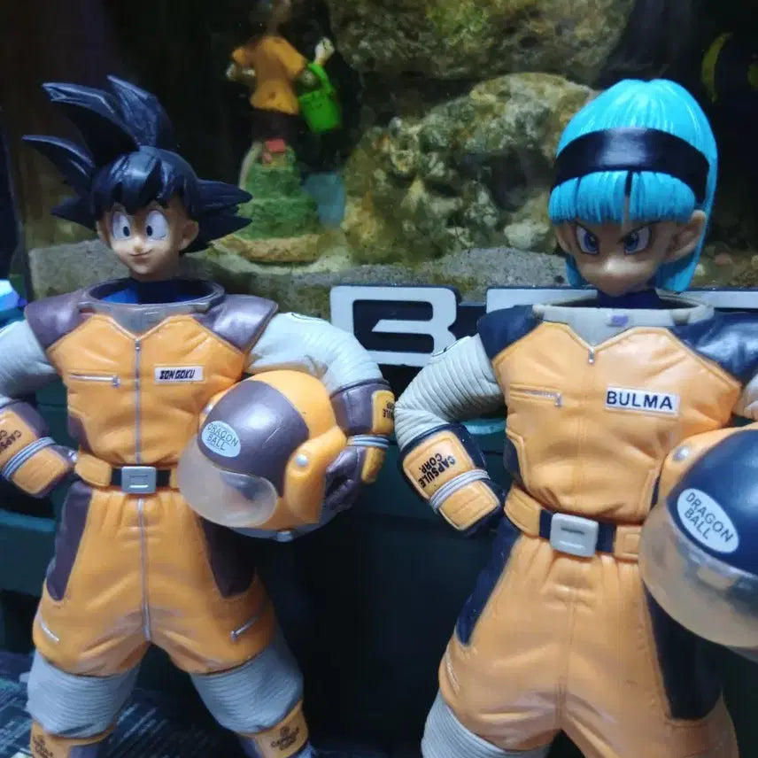 [BUNJANG] Dragon Ball Son Goku &amp; Bulma Figure Set / 드래곤볼 피규어 손오공 &amp; 부르마