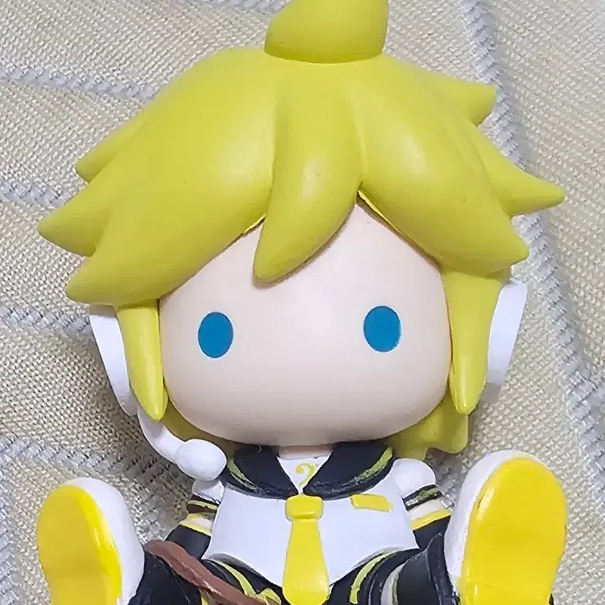 [BUNJANG] Kagamine Len Figure / 카가미네 렌 피규어