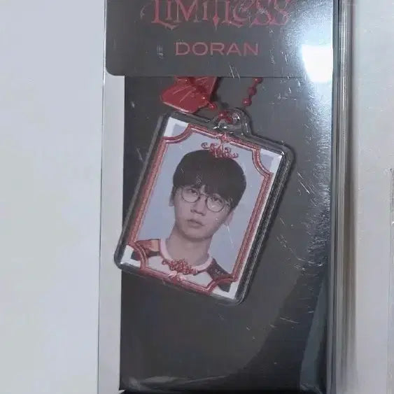 [BUNJANG] T1 Doran Proof Photo ID Keychain / T1 티원 도란 doran 증명사진 증사 키링 ID keychain 양도 판매