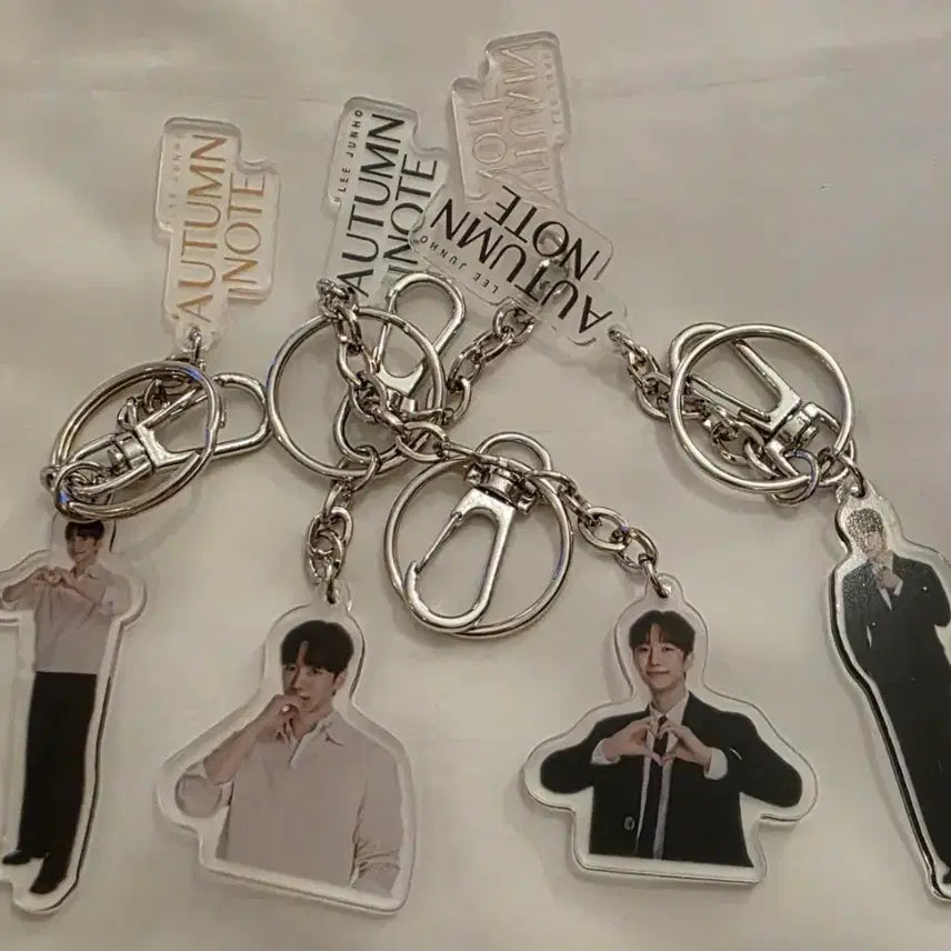 [BUNJANG] 2PM Junho Autumn Note Acrylic Random Keyring (Bundle Set of 4) / 준호 오텀 노트 아크릴 랜덤 키링(4종 일괄)