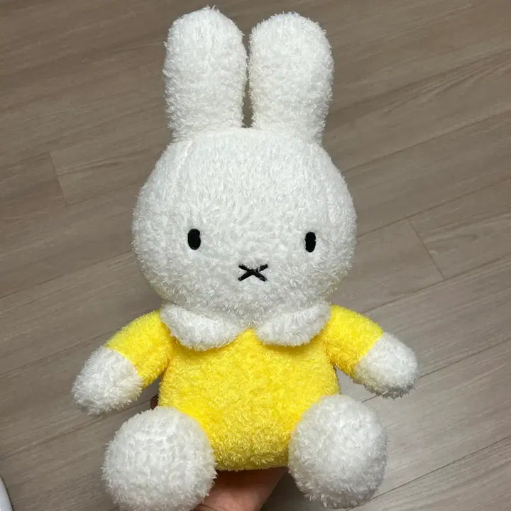 [BUNJANG] Miffy Ppo-geul Series Medium Plush Doll (Yellow) / (정품/새상품) 미피 뽀글이 시리즈 중형 인형 옐로우