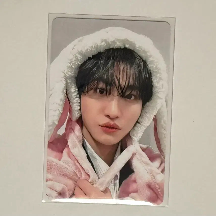 [BUNJANG] ATEEZ Seonghwa Hellolive Rabbit Blanket Photocard / 에이티즈 성화 헬로라이브 토끼담요 포카