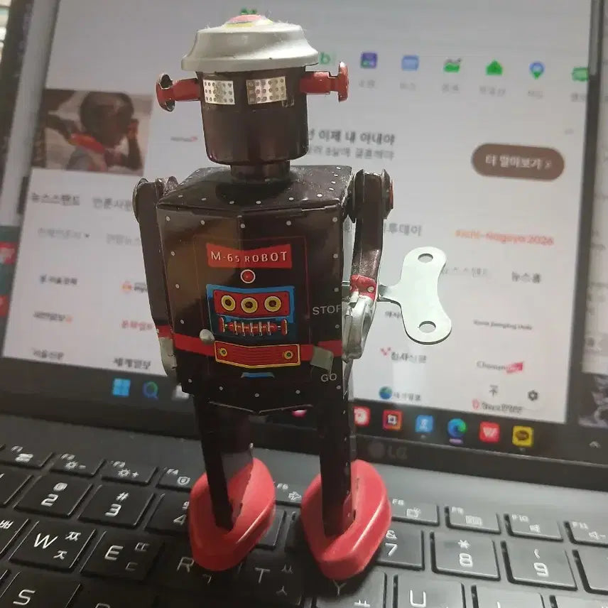 [BUNJANG] ST.JOHN M-65 Robot Wind-up Toy / ST.JHON M-65 ROBOT 팝니다