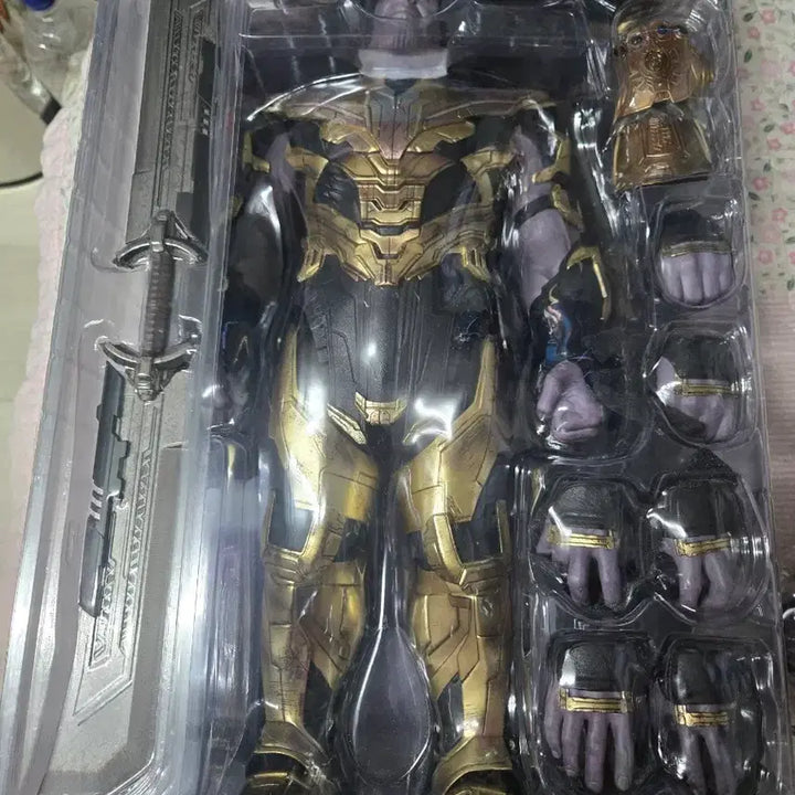 [BUNJANG] Hot Toys Endgame Thanos Figure / 핫토이 엔드게임 타노스 팝니다