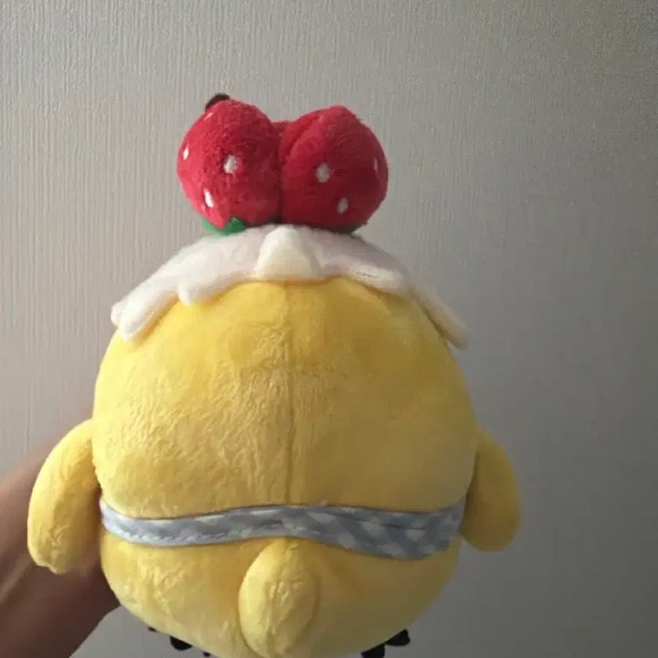 [BUNJANG] Kiiroitori Strawberry Hat Plush / 딸기 점장 키이로이토리