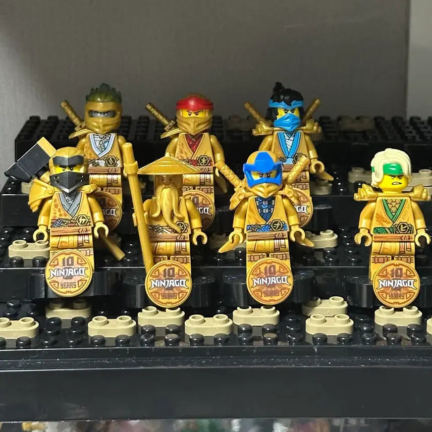 [BUNJANG] LEGO Ninjago 10th Anniversary Gold Figure Set / 레고 닌자고 10주년 골드 피규어 세트