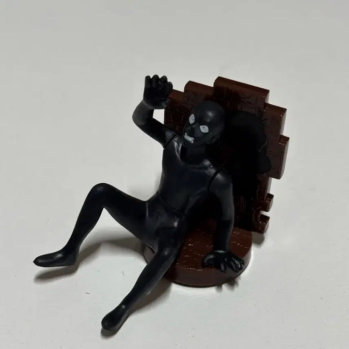 [BUNJANG] Detective Conan Choco Egg Hanazawa-san Figure / 명탐정코난 초코에그 범인 한자와씨 피규어