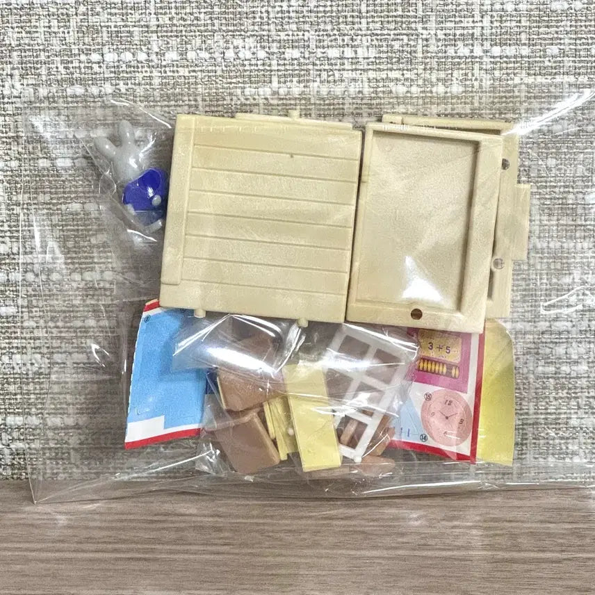 [BUNJANG] Epoch Sylvanian Families All School Collection Classroom Capsule Toy / [올드,레어] 실바니안 패밀리 모두의 학교 - 1번 사이좋은 교실 카바야 캡슐가챠