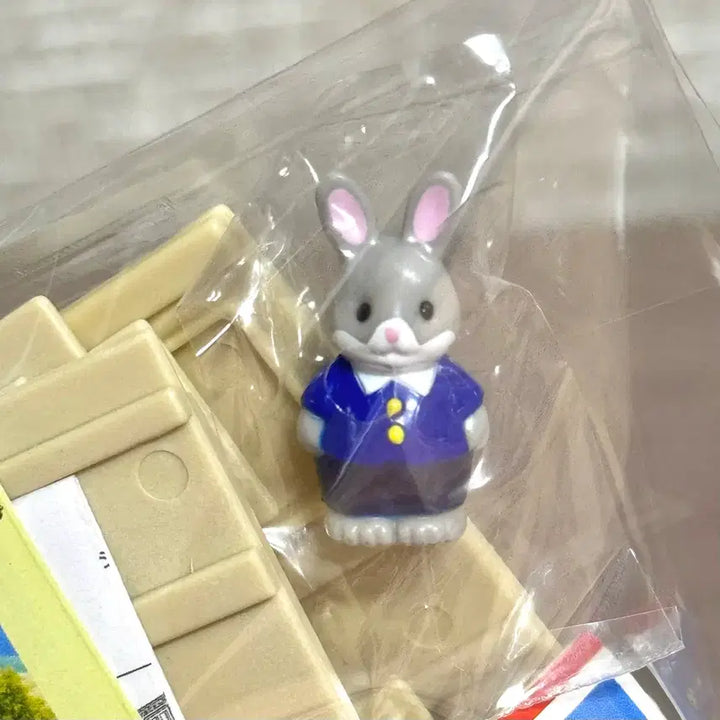 [BUNJANG] Epoch Sylvanian Families All School Collection Classroom Capsule Toy / [올드,레어] 실바니안 패밀리 모두의 학교 - 1번 사이좋은 교실 카바야 캡슐가챠