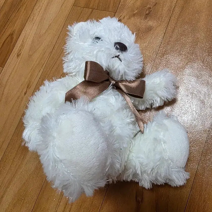 [BUNJANG] White Puppy Plush Doll with Brown Ribbon / 갈색 리본 흰색 강아지 봉제인형