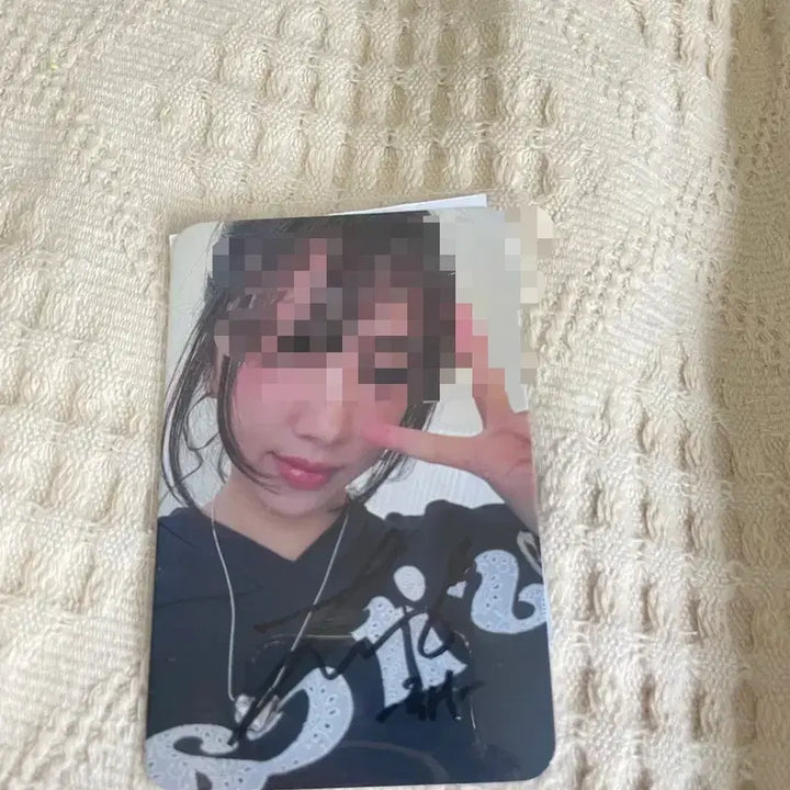 [BUNJANG] Ooh La La Lucy Signed Photocard / 우아 루시 싸인 포토카드