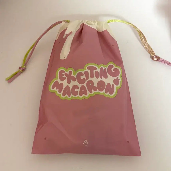 [BUNJANG] Labubu Exciting Macaron - Soy Milk / 라부부 익사이팅 마카롱 - 소이밀크