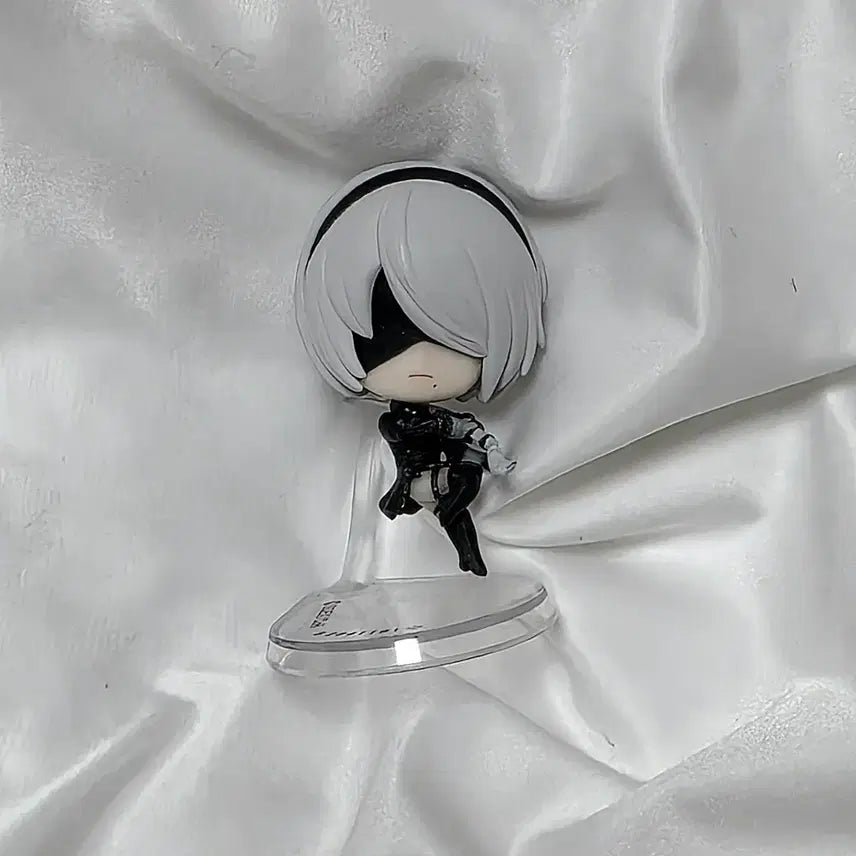 [BUNJANG] Nier: Automata 2B Gacha Figure / 니어 오토마타 2B 가챠 피규어